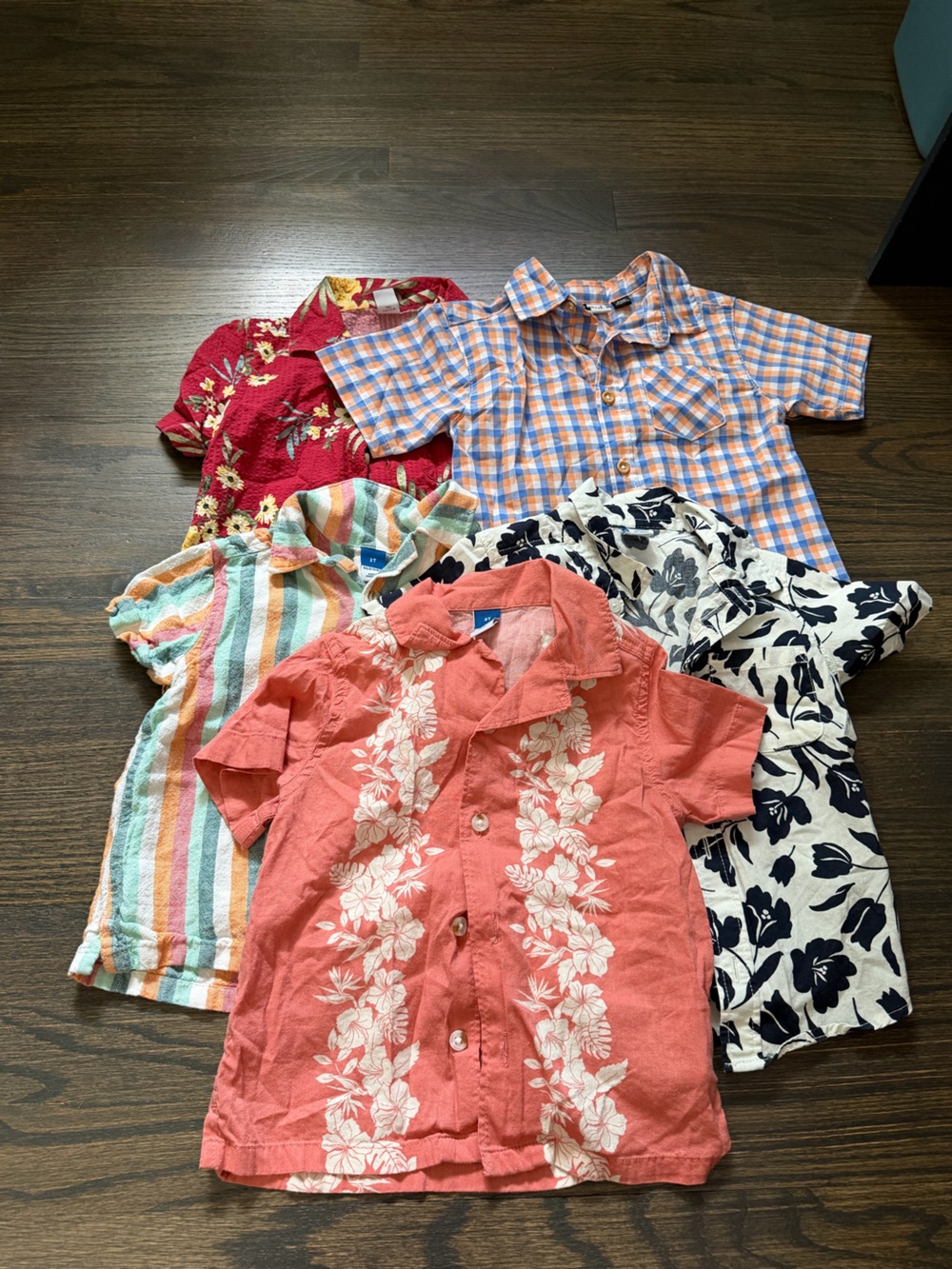 Bundle of 5 Old Navy Toddler Button Up Short Sleeve Shirts Size 2T